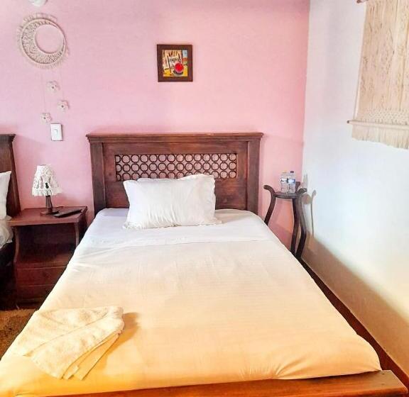 ベーシックトリプルルーム, Boutique La Cueva De La Luna, El Arte Se Hace Descanso