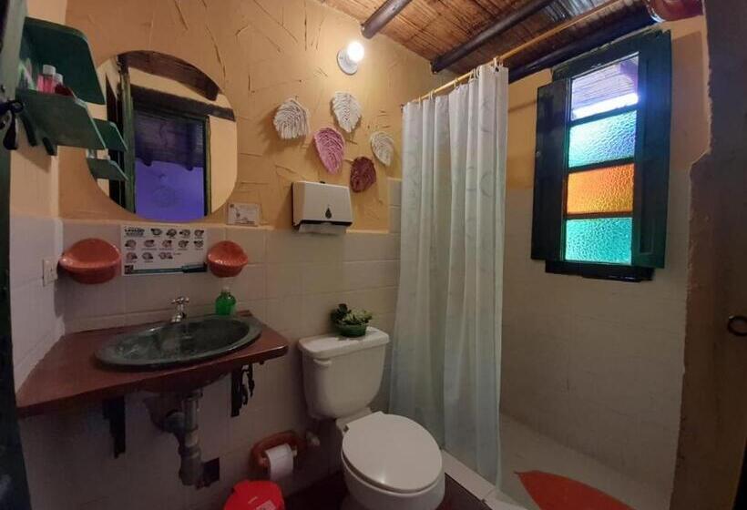 ベーシックトリプルルーム, Boutique La Cueva De La Luna, El Arte Se Hace Descanso