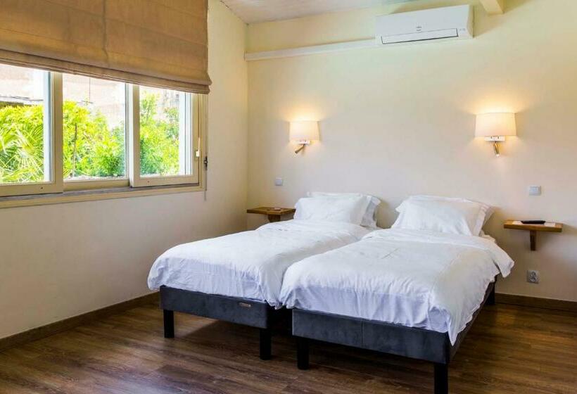 舒适型房间, Les Trois Lys