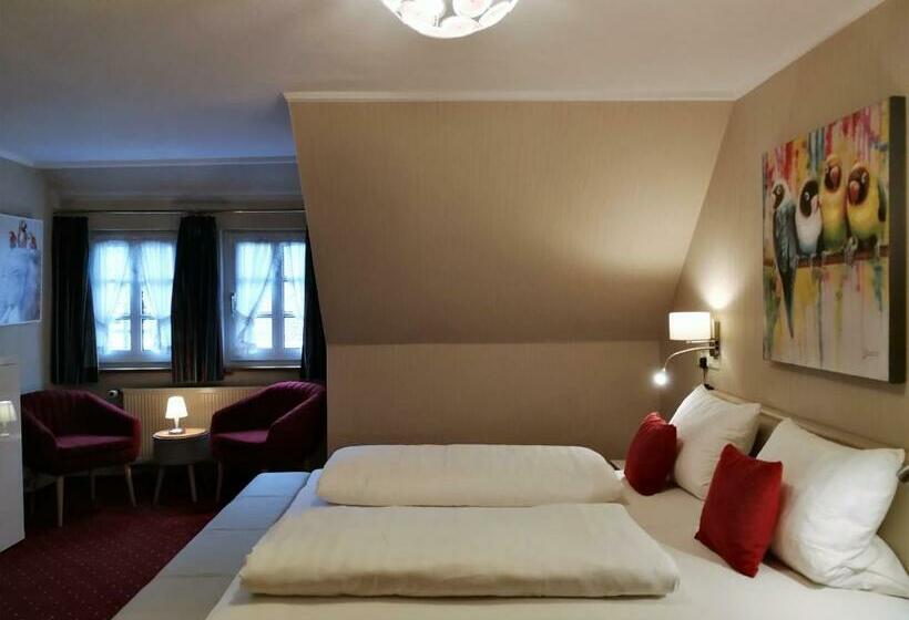 수피리어 룸, Schieferhof