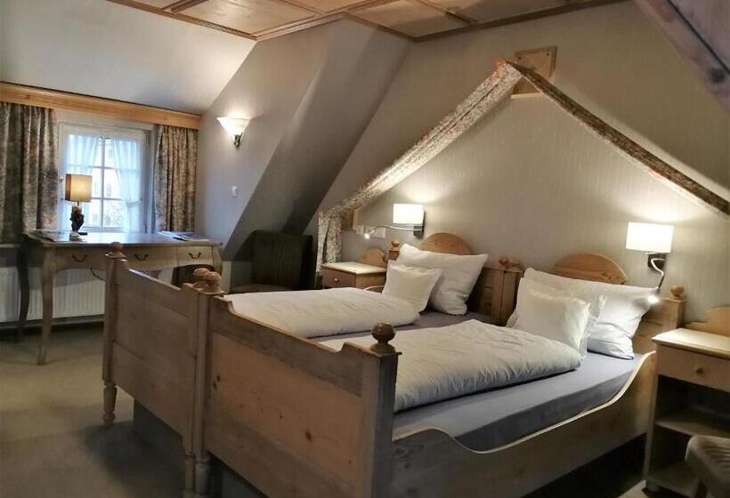 디럭스 룸, Schieferhof