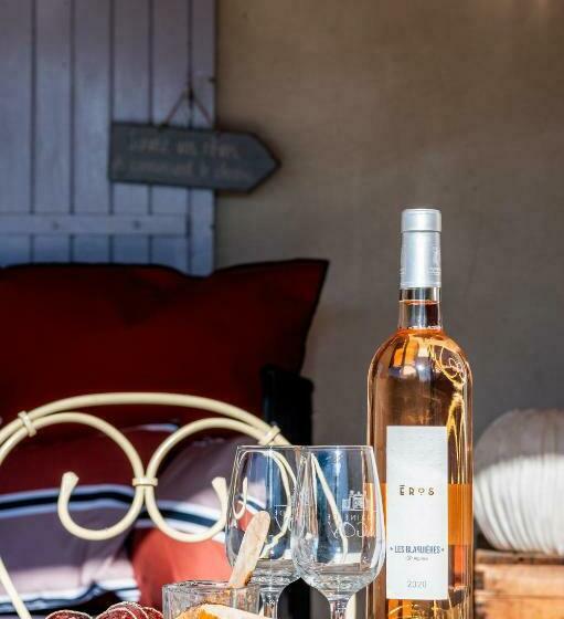 Люкс Вид на Сад, Sous Les Platanes B&b