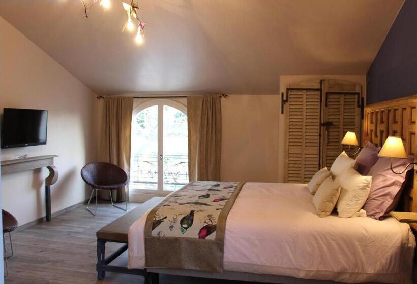 Полулюкс Вид на Бассейн, Sous Les Platanes B&b