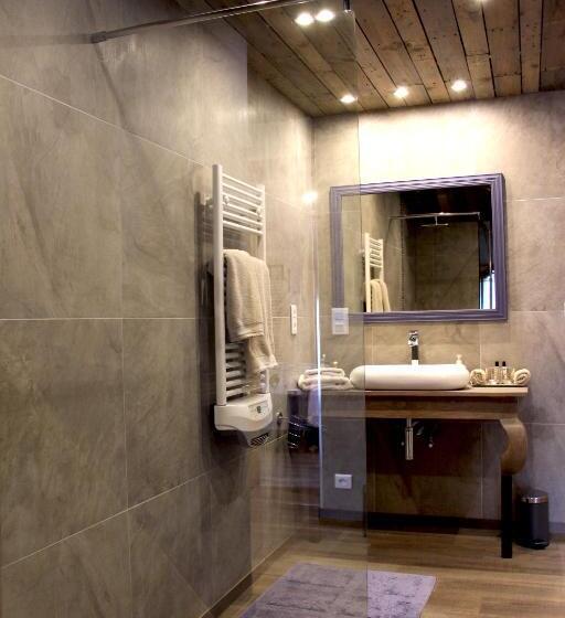 Полулюкс Вид на Бассейн, Sous Les Platanes B&b