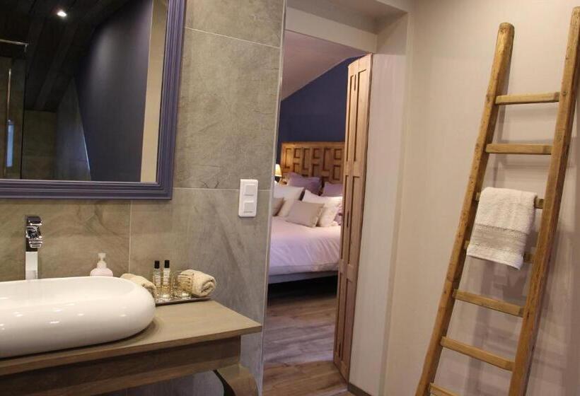 Полулюкс Вид на Бассейн, Sous Les Platanes B&b