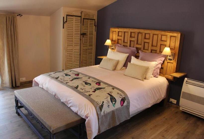 Полулюкс Вид на Бассейн, Sous Les Platanes B&b