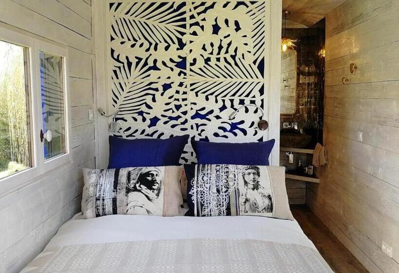 Номер Стандарт, Sous Les Platanes B&b