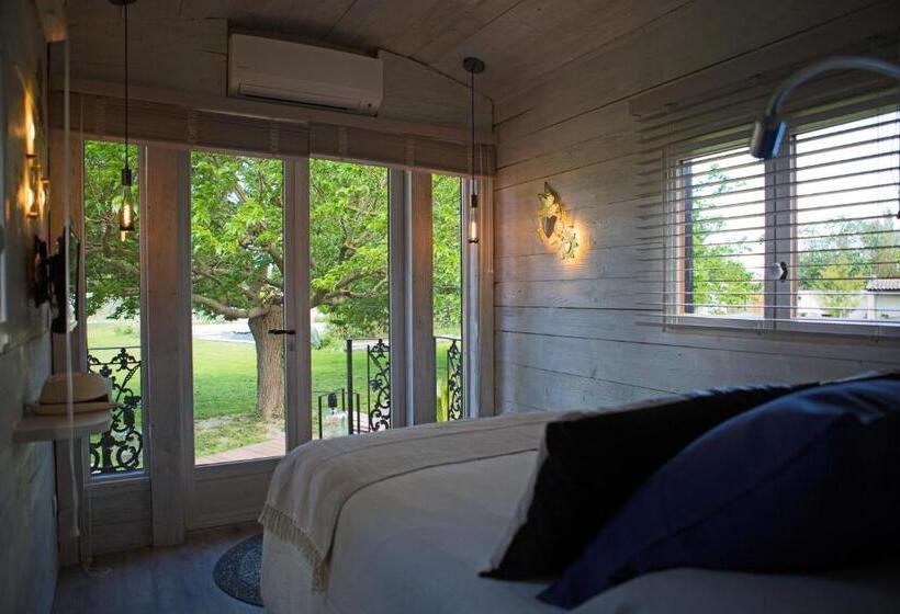 Номер Стандарт, Sous Les Platanes B&b