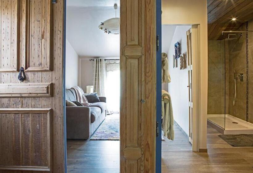 Полулюкс Вид на Бассейн, Sous Les Platanes B&b