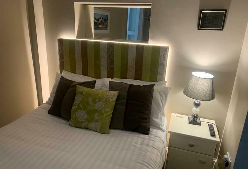 标准间, 7 Boutique