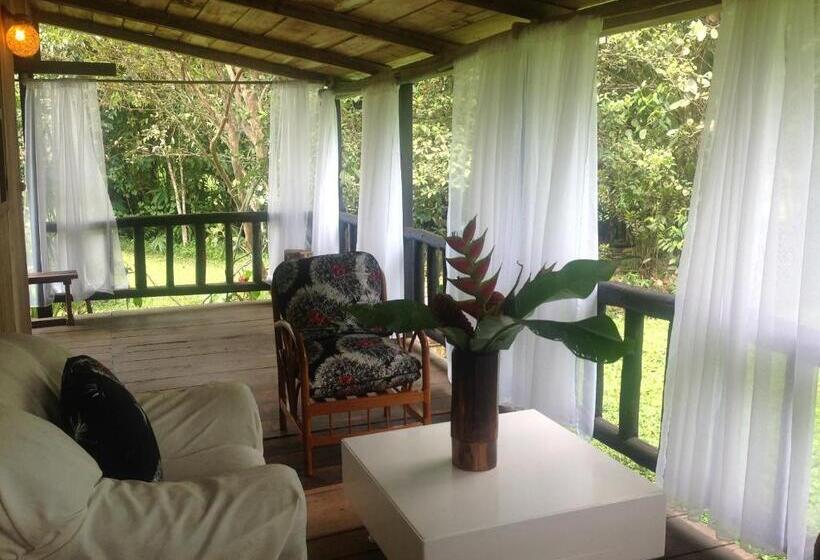 Chalet, Casa De Piedra