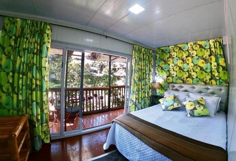 Standard Bungalow, Casa De Piedra