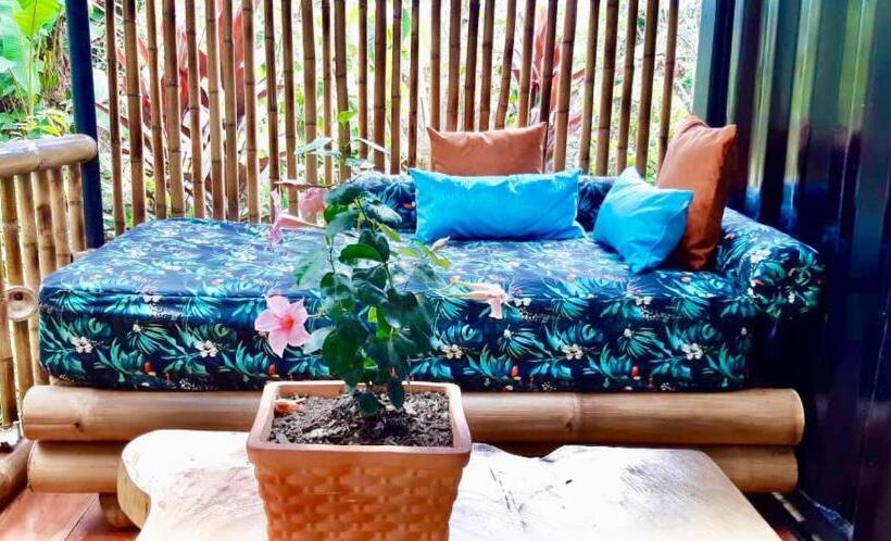 Standard Bungalow, Casa De Piedra