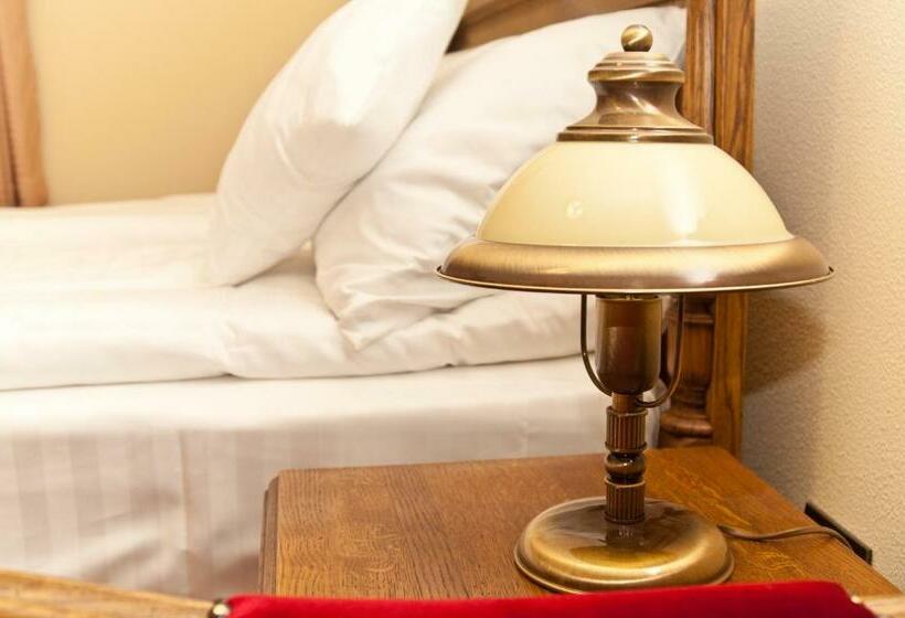 标准间, Castel Royal