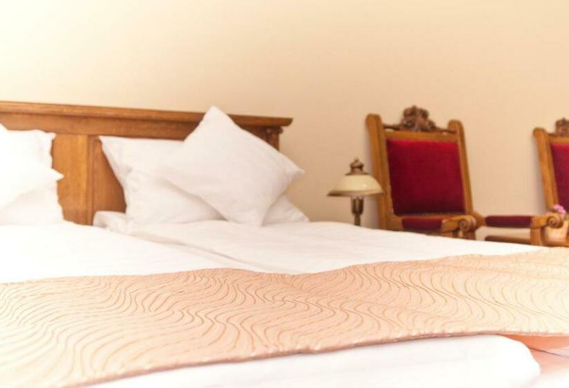 标准间, Castel Royal