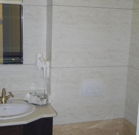 标准间, Castel Royal