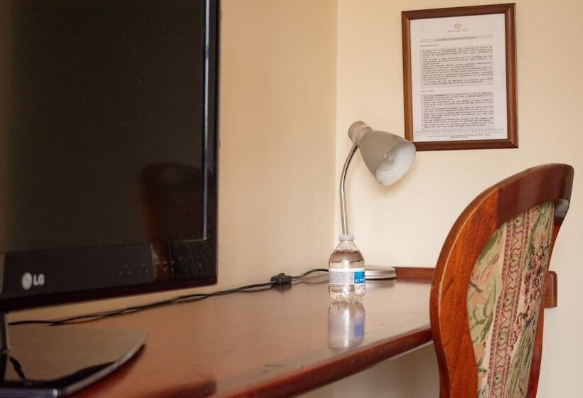 스탠다드 트리플 룸, Dinastia Real