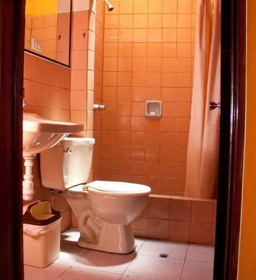 スタンダードトリプルルーム, Hostal Los Balcones De Moral Y Santa Catalina