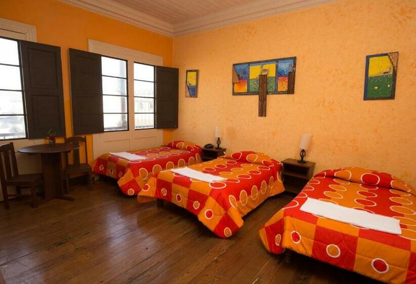 חדר סטנדרט לשלושה, Hostal Los Balcones De Moral Y Santa Catalina