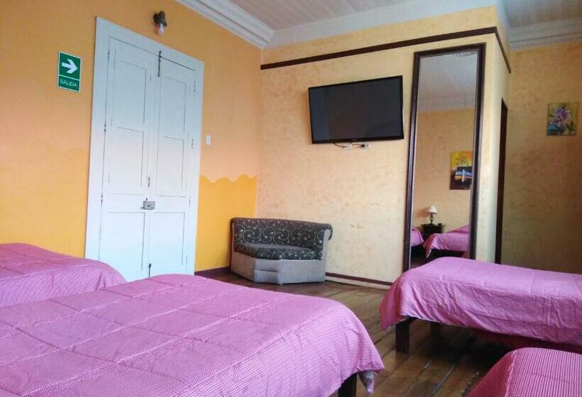 חדר סטנדרט לשלושה, Hostal Los Balcones De Moral Y Santa Catalina