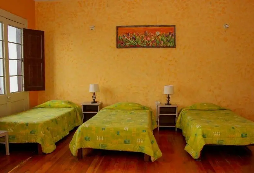 スタンダードトリプルルーム, Hostal Los Balcones De Moral Y Santa Catalina