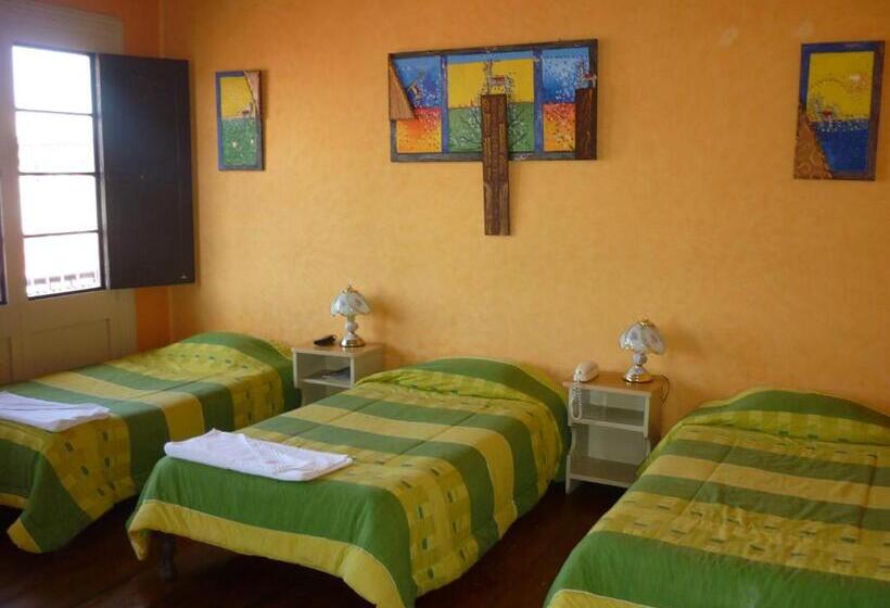 标准三人间, Hostal Los Balcones De Moral Y Santa Catalina