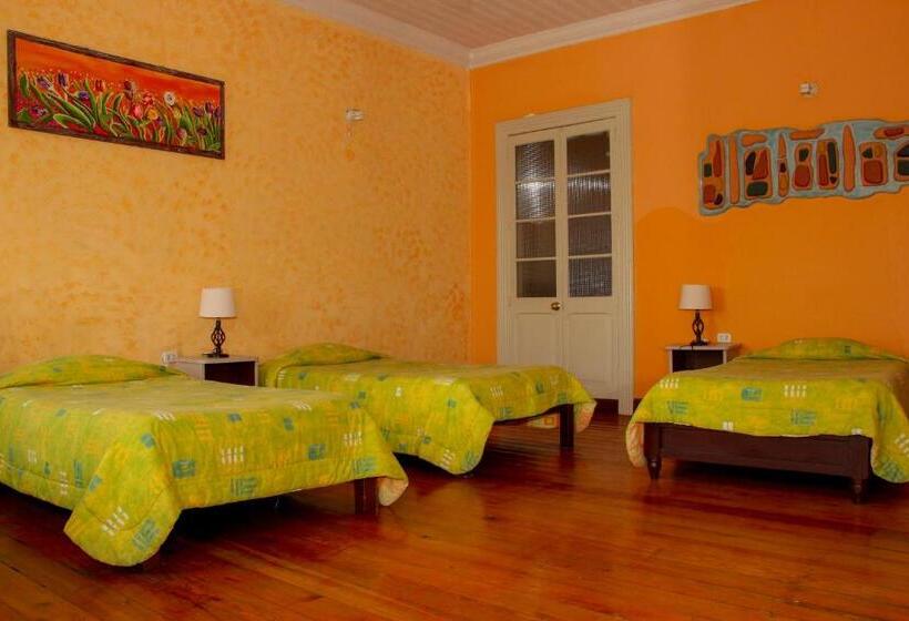 חדר סטנדרט לשלושה, Hostal Los Balcones De Moral Y Santa Catalina