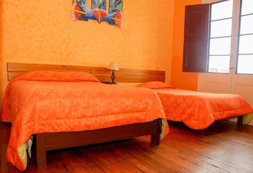 חדר סטנדרט לשלושה, Hostal Los Balcones De Moral Y Santa Catalina