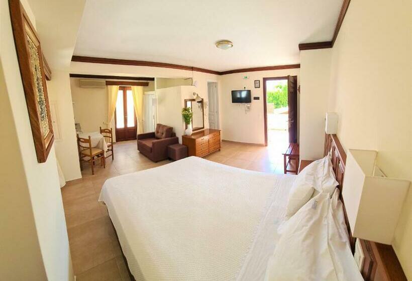 חדר סטודיו סטנדרד, Kastro