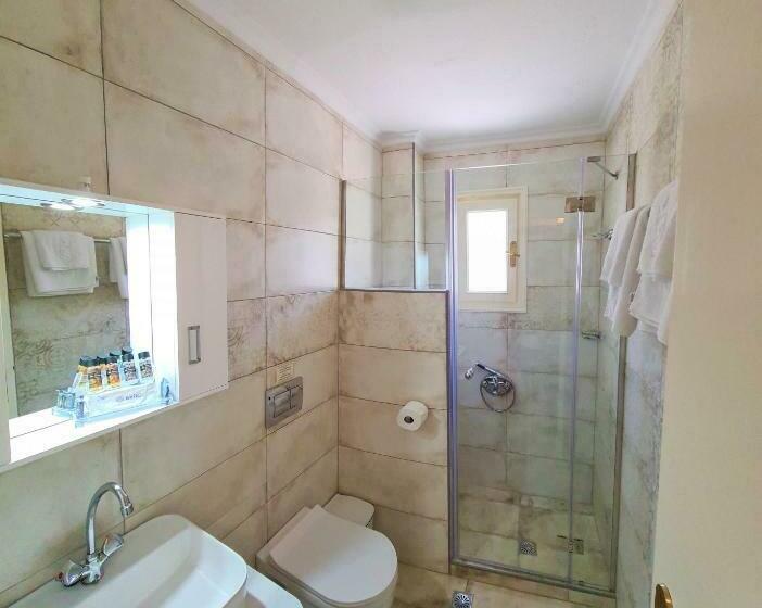 חדר סטודיו סטנדרד, Kastro