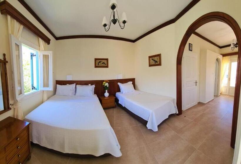 חדר סטנדרט נוף לבריכה, Kastro