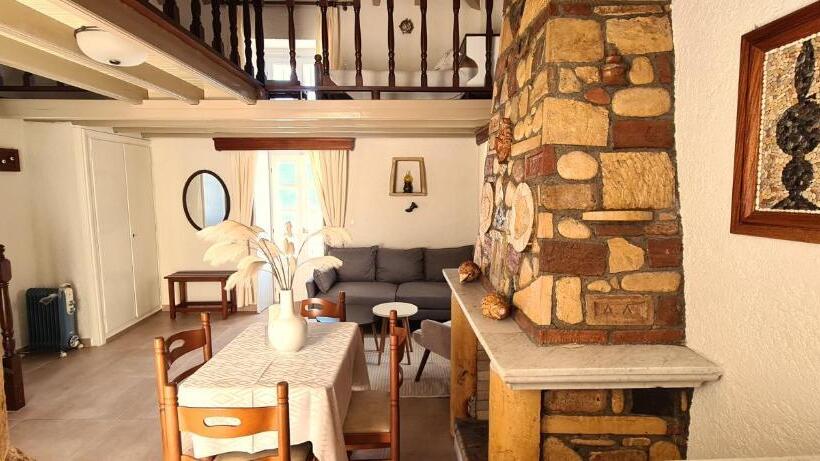 סוויטה עם מרפסת, Kastro