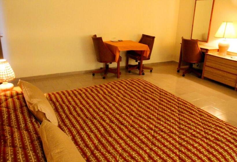 اتاق سوپریور, Le Marly