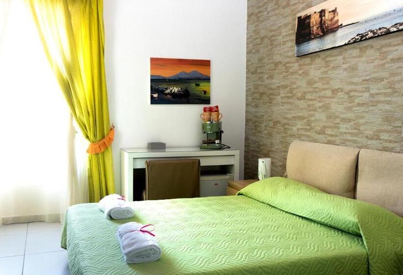 اتاق استاندارد, Megaride Santa Lucia