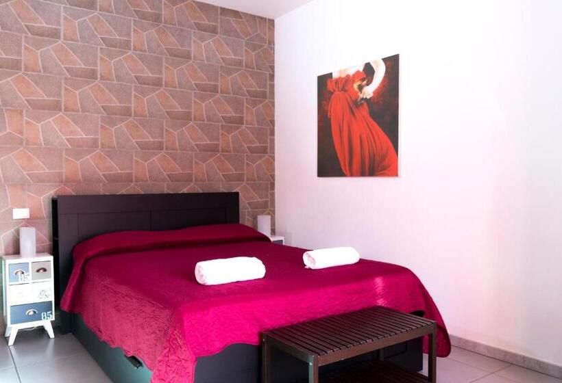 اتاق استاندارد چهار تخته, Megaride Santa Lucia