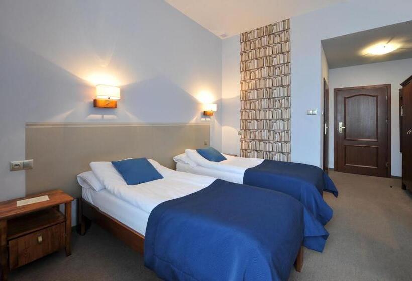 اتاق استاندارد سه نفره, Młyn Aqua Spa Biblioteka