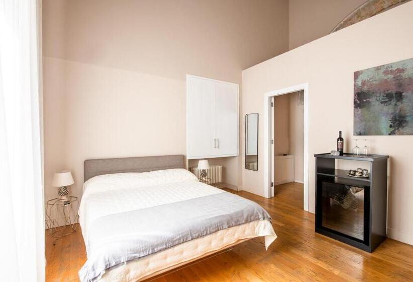 Номер Deluxe с Балконом, Moncada Suites & Apartments