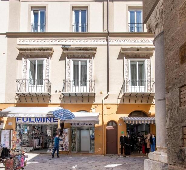 Апартаменты Deluxe 1 Спальня, Moncada Suites & Apartments