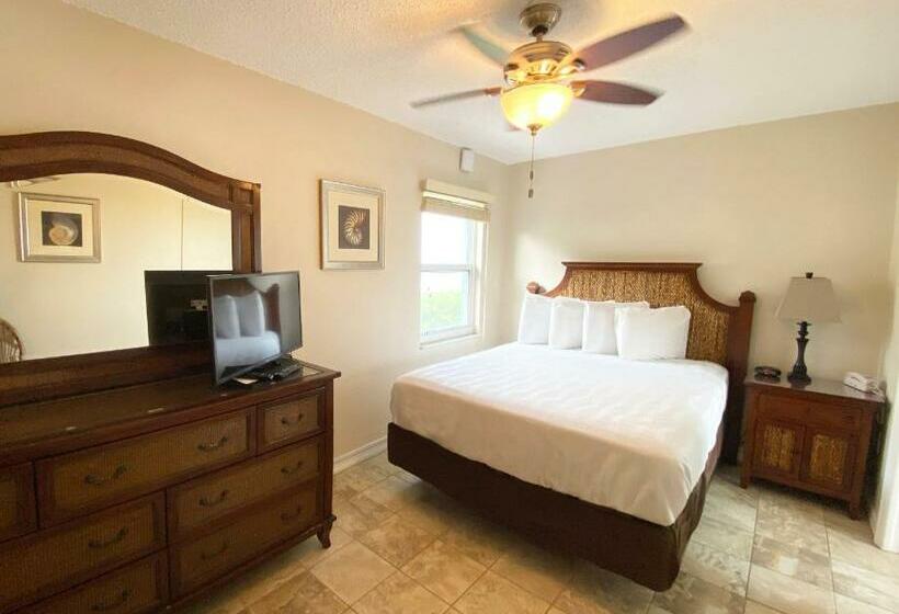 شقة غرفة واحدة, Nautical Watch