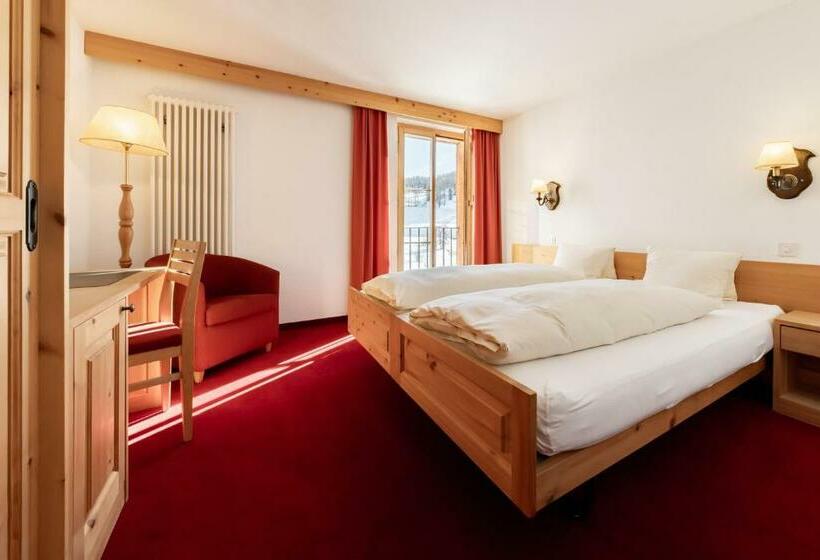 غرفة قياسية, Chesa Pool