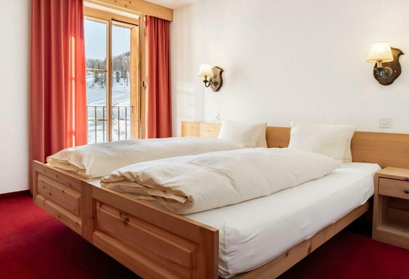 غرفة قياسية, Chesa Pool