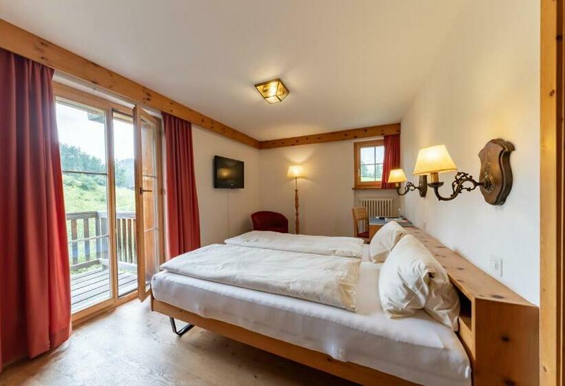 غرفة قياسية مزوَّدة بشُرفة, Chesa Pool