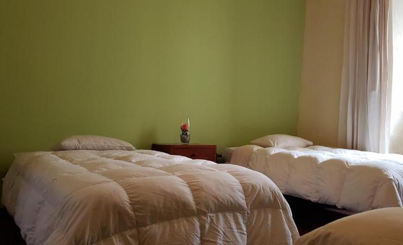 Standard 3 Bett Zimmer Geteiltes Bad, Pirwa Backpackers Colonial