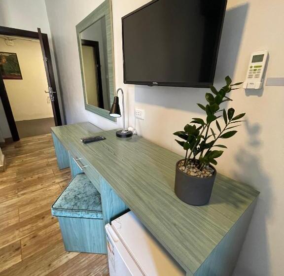 اتاق لوکس با بالکن, The Sydney