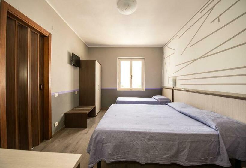 Habitació Triple Estàndard, Terranova