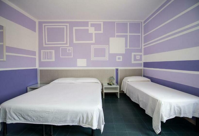 Habitació Triple Estàndard, Terranova