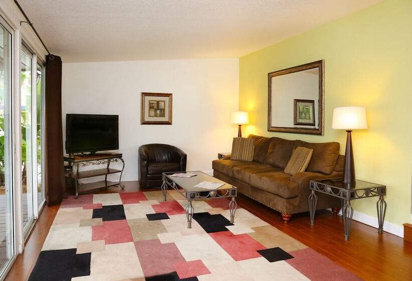 套房, The Cabanas Guesthouse & Spa Gay Resort Catering To Gay Men