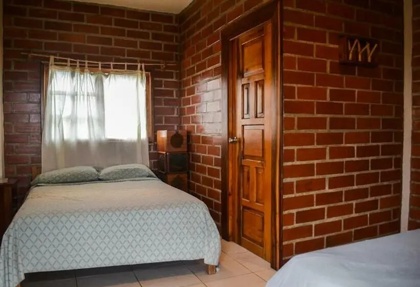 اتاق استاندارد با بالکن, The Sea Garden House