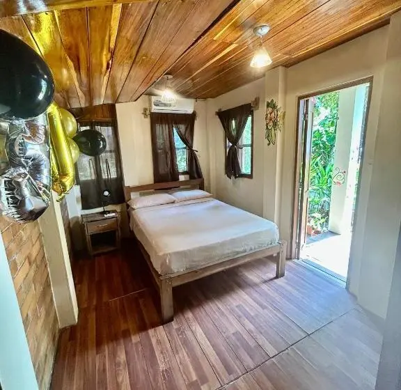 اتاق استاندارد با چشم‌انداز باغ, The Sea Garden House