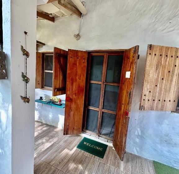 إستوديو قياسى مطلّ علي الحديقة, The Sea Garden House